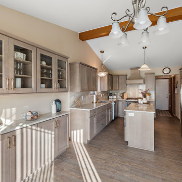 Showplace Edgewater SP Kitchen in Maple Sparrow