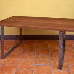 Mesa de iroko con patas de hierro - Living Room Furniture