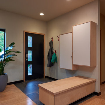 NW Open Modern Entry Closets & Shoe Bench