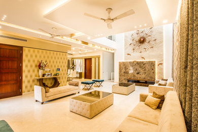 Minimalist living room photo in Bengaluru