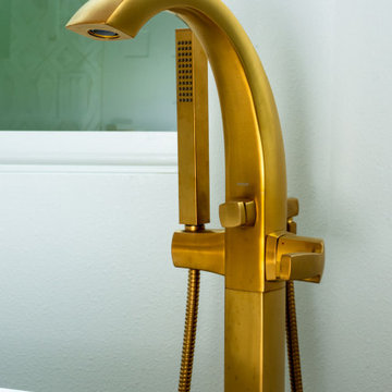 West Eugene Luxury Bath
