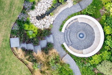 Photo of a contemporary garden in Hampshire.