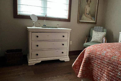 Bedroom photo in Milwaukee