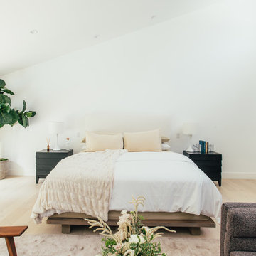 3843 Hayvenhurst Avenue