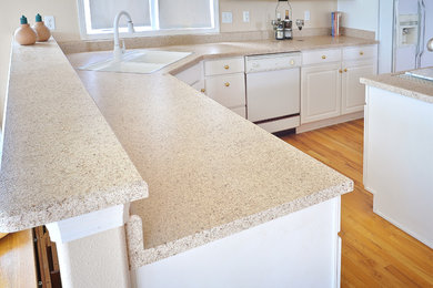 Kitchen - kitchen idea in Denver