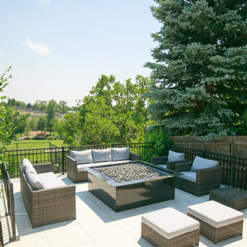 Modern Outdoor Living Space