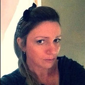 T Js foto
