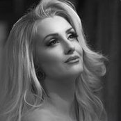 Julia Osmani's photo