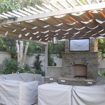 Rolling Hills Retractible Pergola Shading