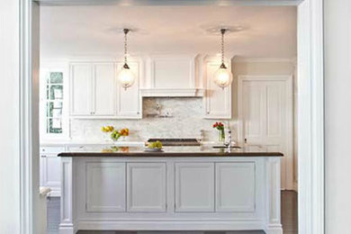 Example of a transitional kitchen design in Los Angeles
