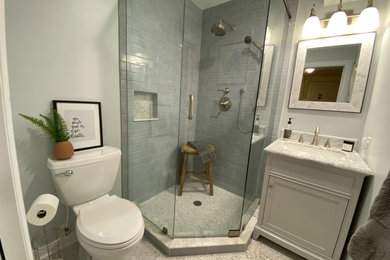 Inspiration for a modern bathroom remodel in Jacksonville