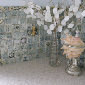 Showers/Bathrooms
