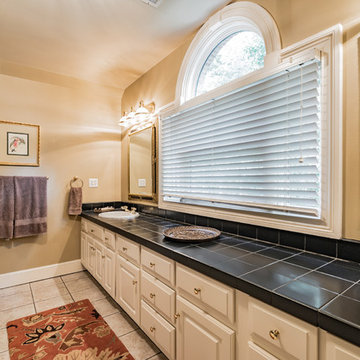25 Club Forest Lane, Greenville, SC 29605