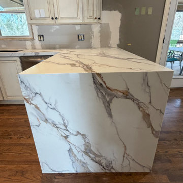 Custom Kitchen Countertops – Miter Edge & Waterfall