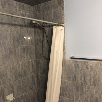 Bathroom on Lakeshore North.