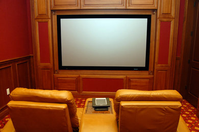 Photo of a traditional home theatre in Tampa.