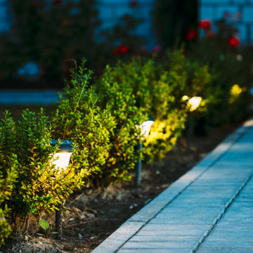 Outdoor Decor & Features