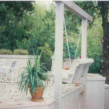 Deck with swing