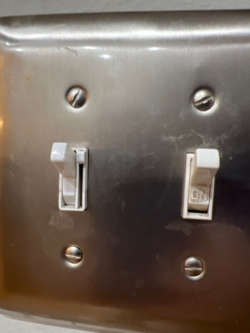 flickering kitchen lights