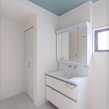 真っ白な空間にインテリアで色付けできるお家。