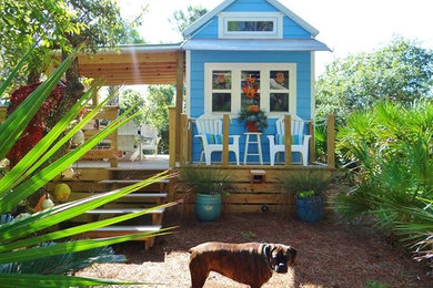 Inspiration for a coastal home design remodel in Orlando