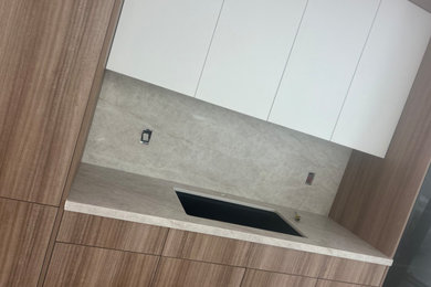 Example of a kitchen design in Los Angeles