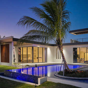 Modern Stables / horse barn