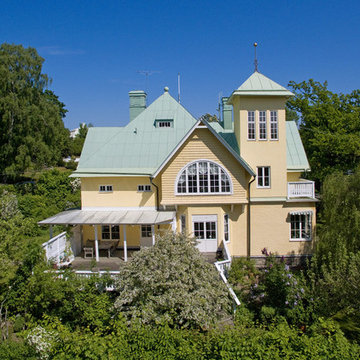 PRAKTFULL SEKELSKIFTESVILLA MED PARKLÄGE