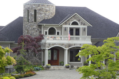 Elegant exterior home photo in Seattle