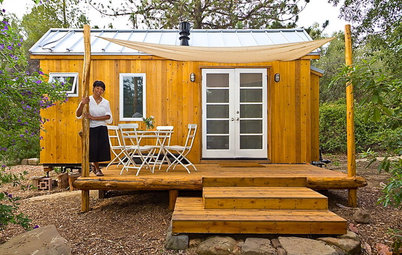 Houzz Tour: Going Off the Grid in 140 Square Feet