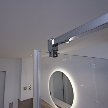 Aus einem Badezimmer wird ein Duschbad im Münchner Osten