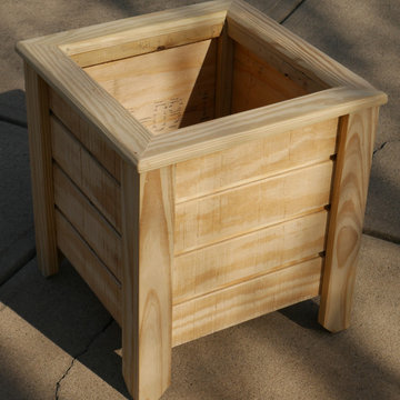 Custom (SFI®) Certified Locally Made Planters