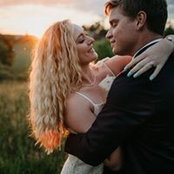 Elizabeth James's photo