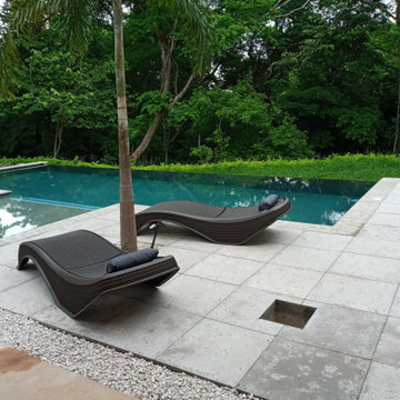 Ranchos Villa Real custom infinity pool