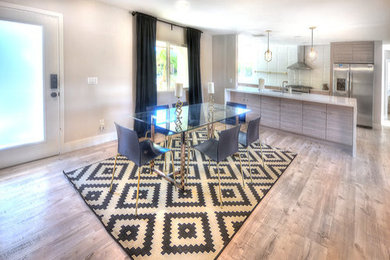 Inspiration for a transitional home design remodel in Los Angeles