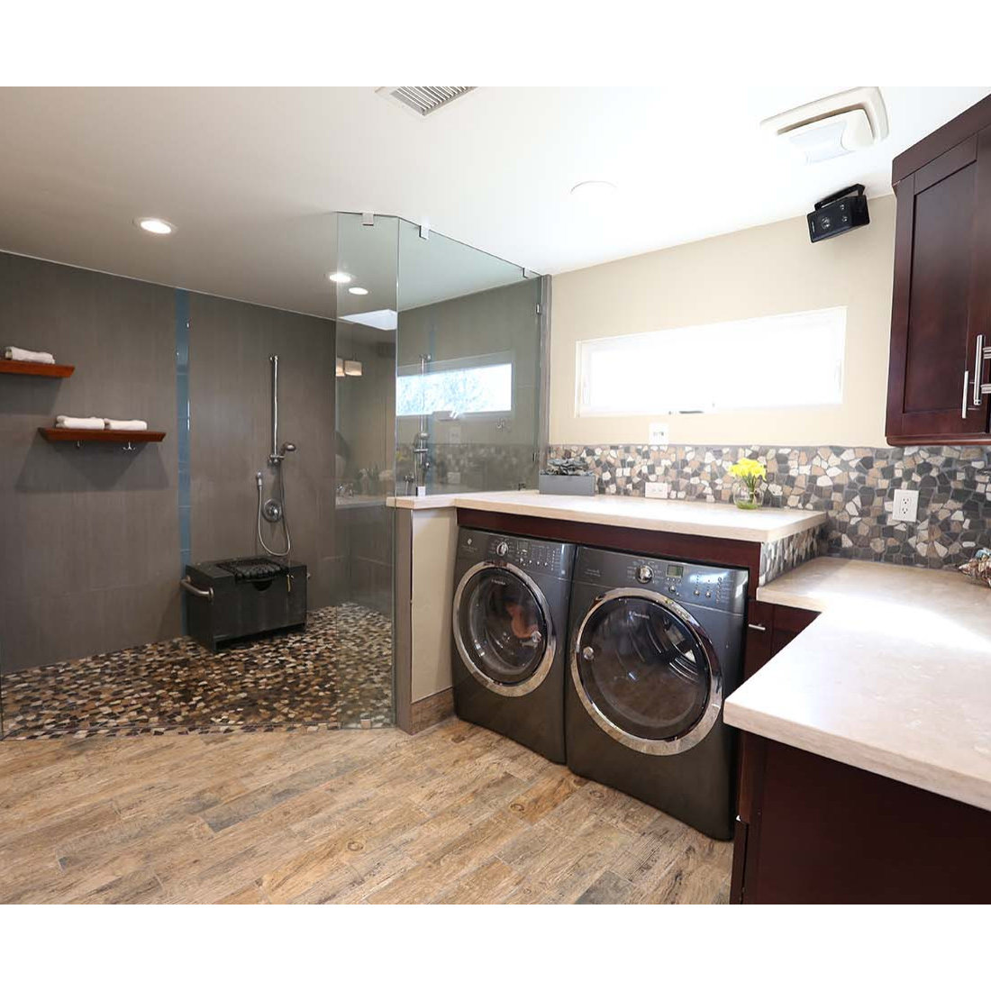 Large Masterbath with Laundry