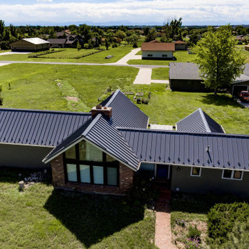 Metal Roof w/Snow Guards - Gray