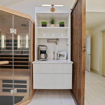 Primary Bath With a Built-in Spa