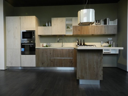 Cucina in legno o in polimerico? quali sono i vantaggi e gli svantaggi Costruire una cucina in legno