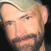 Steve Akinss foto