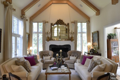 Living room photo in Chicago
