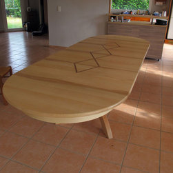 Table de salle &agrave; manger en Fr&ecirc;ne - Dining Tables