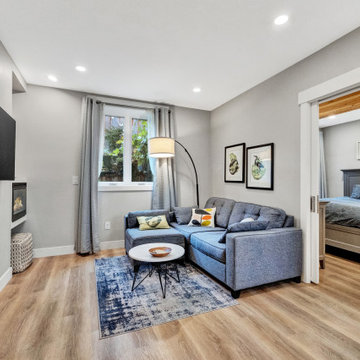 Quaint Craftsman ADU in Portland - Living Room