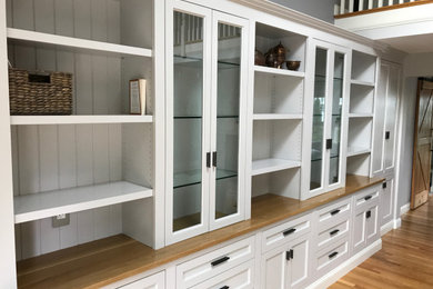 Multifunctional Cabinet System in a Family Room and Mudroom