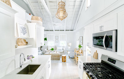 Houzz Tour: Small Space Living in a Chic Coastal Cottage