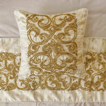 Designer Gold Jacquard Full 68"x18" Bed Runner With Pillow Cover Ornamento Oro