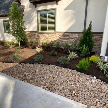 Curvalinear bedding profile segregated with bull rock