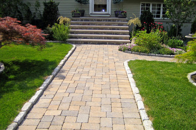 Inspiration for a traditional landscaping in Boston.