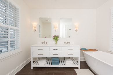 Inspiration for a timeless bathroom remodel in Chicago