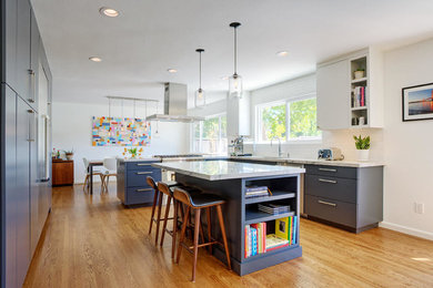 Kitchen - modern kitchen idea in San Francisco